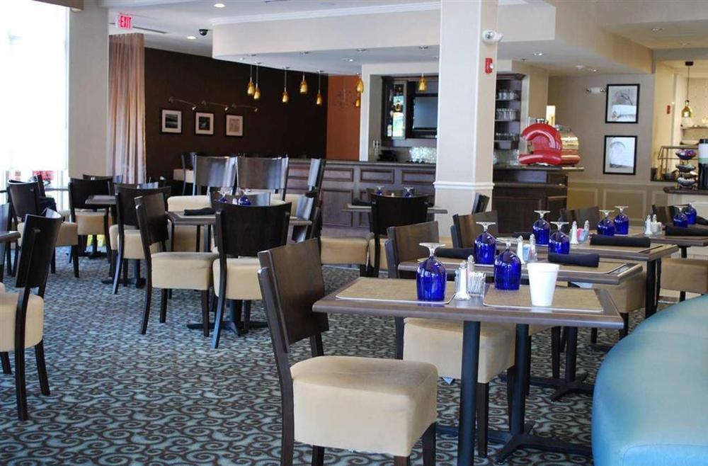 Hilton Garden Inn Лінчбурґ Ресторан фото